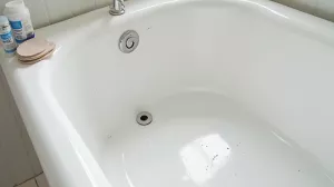 jak naprawić wannę emaliowaną