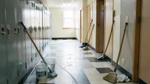 co robi konserwator w szkole