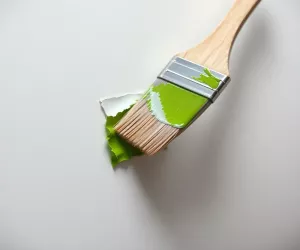 Jak naprawić oderwaną farbę