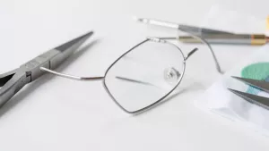 jak naprawić okulary metalowe