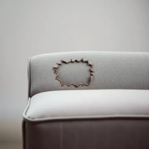 Jak naprawić podrapana kanapę