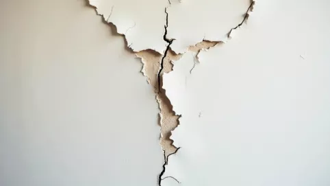 jak naprawić ścianę