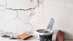 jak naprawić tynk cementowo wapienny