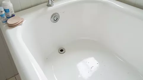 jak naprawić wannę emaliowaną