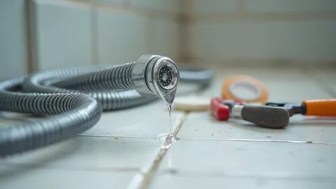 Jak naprawić wąż prysznicowy